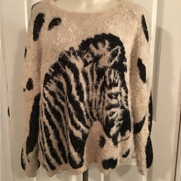 Katsumi Long Sleeved Fuzzy Soft Pullover Sweater Black & Cream Zebra Head Size L - Picture 1 of 5